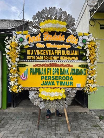 Karangan Bunga Dukacita kombinasi kuning dan putih