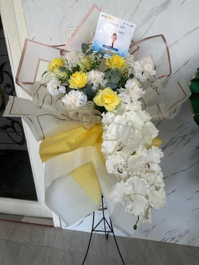 Standing Flowers 5 Standing Flowers 5