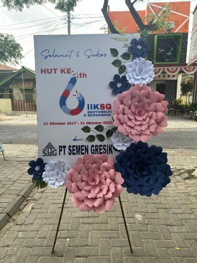 Standing Flowers 8 Standing Flowers 8